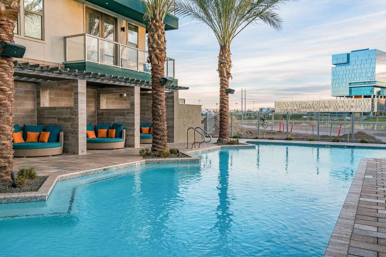 Modern Town Lake Waterfront Cozysuites In Paradise Tempe Exterior photo